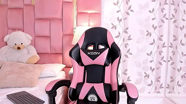 EllaEvanz online show from 01-17-26, 08:23