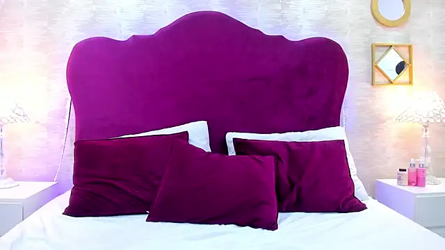 EllaEvanz online show from 12-18-25, 05:06