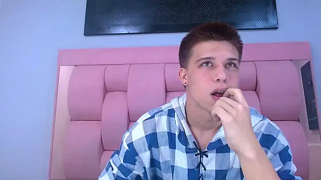 Liam York  online show from 01-08-26, 07:53