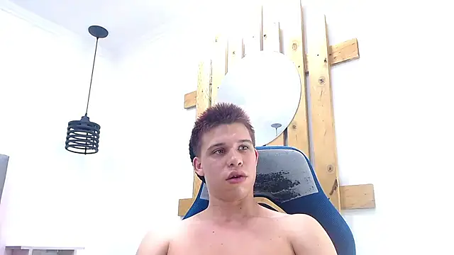 Liam York  online show from 01-12-26, 04:52