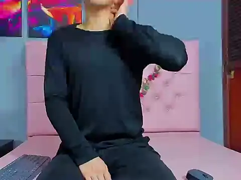 ElanGiraldo online show from 11-19-25, 10:21