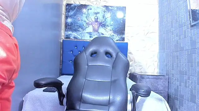 ElanGiraldo online show from 04-21-26, 10:27