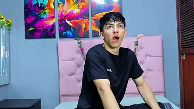 ElanGiraldo online show from 11-29-25, 10:32