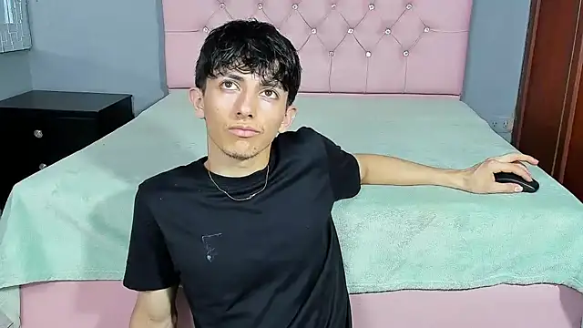 ElanGiraldo online show from 01-11-26, 09:44