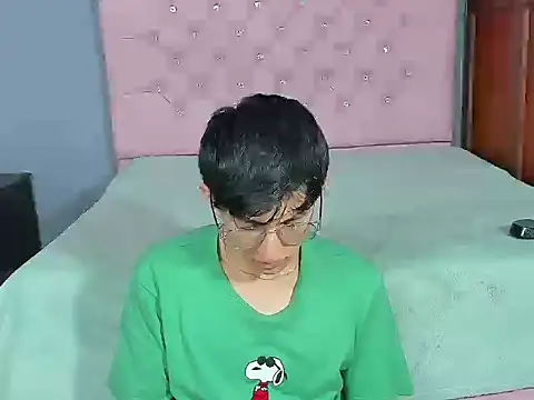 Snapshot of ElanGiraldo chatting on 01-17-26, 10:57 ElanGiraldo online show from 01-17-26, 10:57