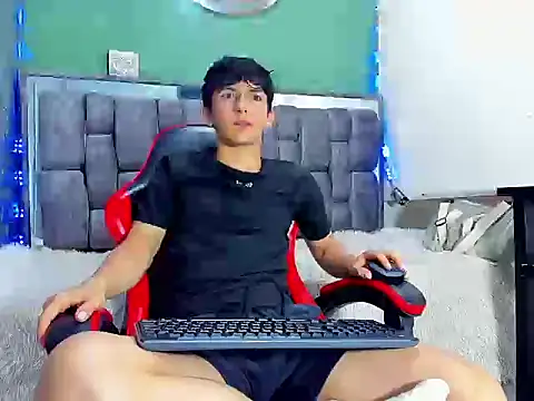 ElanGiraldo online show from 04-07-26, 11:06