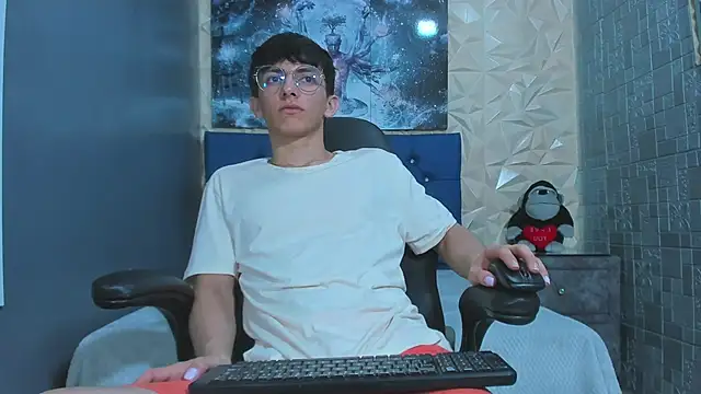 ElanGiraldo online show from 05-07-26, 11:19