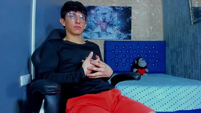 ElanGiraldo online show from 07-14-26, 11:33