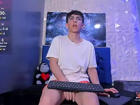 ElanGiraldo online show from 04-14-26, 10:26