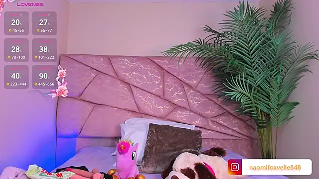  Naomi Fox  online show from 11-28-25, 03:07