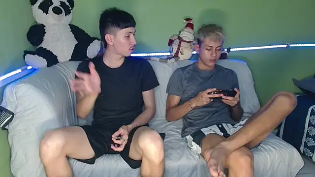 Kurt williams1 online show from 12-22-25, 03:56