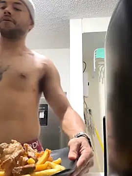 Snapshot of Naim__ chatting on 11-14-25, 03:21 Naim online show from 11-14-25, 03:21