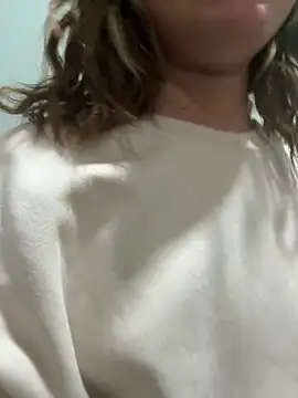 Snapshot of latinahorny11 chatting on 02-17-26, 06:44 latinahorny11 online show from 02-17-26, 06:44