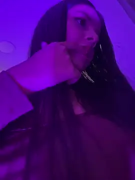 EmmiiGlow online show from 04-06-26, 11:50