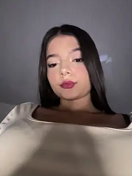 EmmiiGlow online show from 03-01-26, 12:54