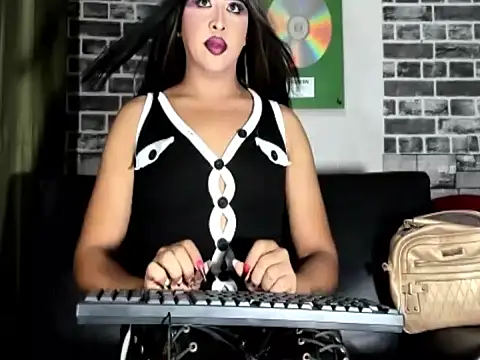 Snapshot of aurora_russo_ chatting on 01-10-26, 05:25 aurora russo online show from 01-10-26, 05:25