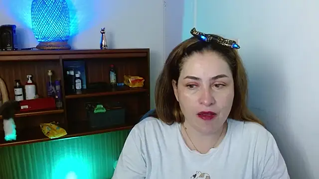 Snapshot of dayan_hanks chatting on 04-18-26, 02:03 dayan hanks online show from 04-18-26, 02:03