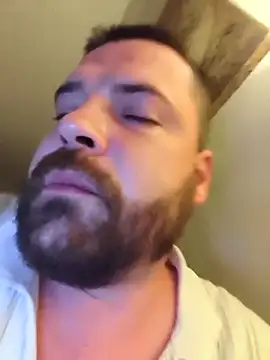 Snapshot of tomluckies chatting on 11-09-25, 05:00 tomluckies online show from 11-09-25, 05:00