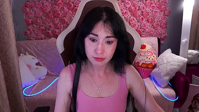 CarolinaaFoxyyy online show from 05-18-26, 06:45