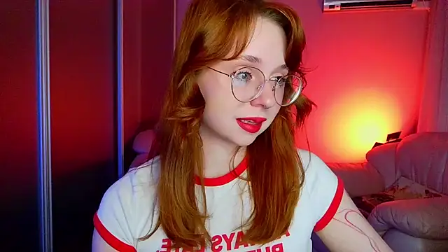 Snapshot of Erica_Nelson chatting on 05-21-26, 01:25 Erica Nelson online show from 05-21-26, 01:25