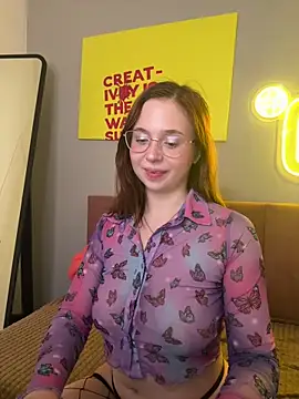 Erica Nelson online show from 11-23-25, 01:37