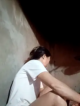 Snapshot of blonde_blg chatting on 04-05-26, 11:44 blonde blg online show from 04-05-26, 11:44