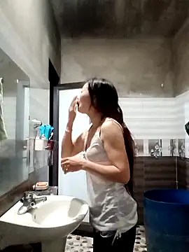 Snapshot of blonde_blg chatting on 03-11-26, 10:48 blonde blg online show from 03-11-26, 10:48