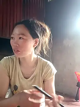 Snapshot of blonde_blg chatting on 04-17-26, 05:10 blonde blg online show from 04-17-26, 05:10