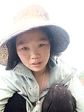 Snapshot of blonde_blg chatting on 03-31-26, 02:24 blonde blg online show from 03-31-26, 02:24