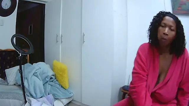 HipsDontLieX95 online show from 11-24-25, 04:29