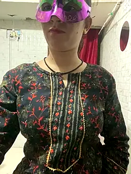 Red Queen 11 online show from 11-17-25, 06:56