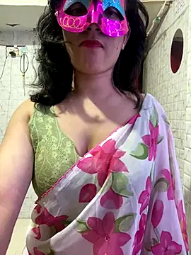 Red Queen 11 online show from 11-19-25, 06:30