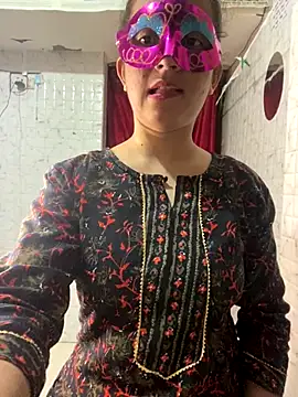 Red Queen 11 online show from 11-23-25, 07:13