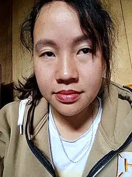 Snapshot of yelow-bee chatting on 11-10-25, 03:55 yelow-bee online show from 11-10-25, 03:55