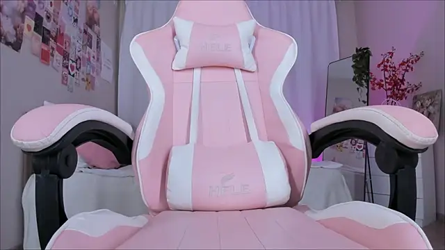 Mary Suee online show from 03-16-26, 01:13