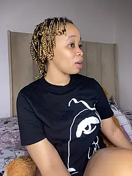 Snapshot of Nisha_102 chatting on 02-01-26, 10:08 Nisha 102 online show from 02-01-26, 10:08