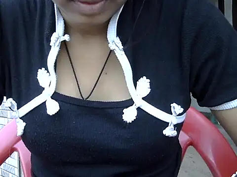Snapshot of SEXY_PRIYA83 chatting on 05-12-26, 01:28 SEXY PRIYA83 online show from 05-12-26, 01:28