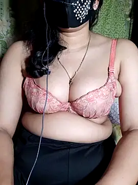 HotGirl23231 online show from 04-28-26, 07:51