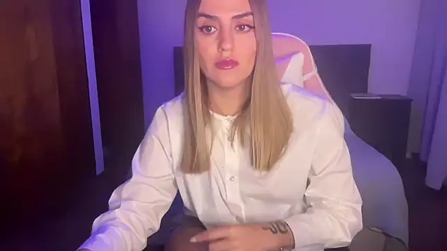 MiaGlows online show from 11-25-25, 12:55