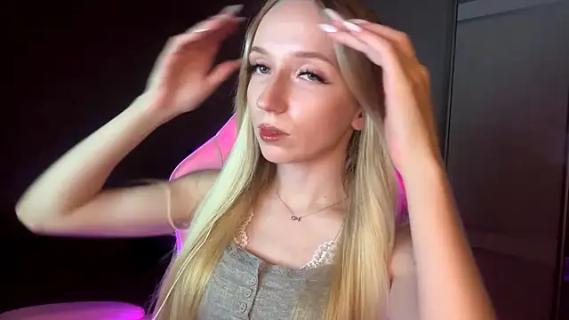 LaceDream online show from 11-22-25, 03:11