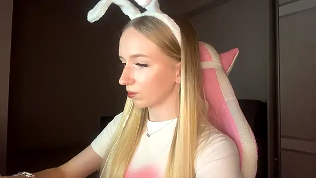 LaceDream online show from 11-26-25, 05:02