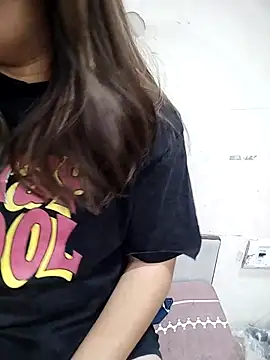 minni64207 online show from 04-15-26, 06:23