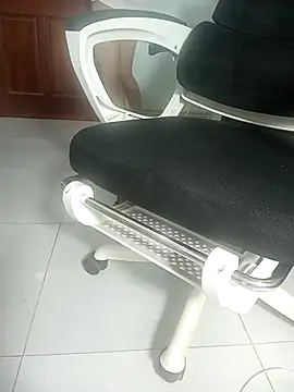 Snapshot of Em-mupmup chatting on 02-26-26, 09:09 Em-mupmup online show from 02-26-26, 09:09