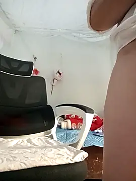 Snapshot of Em-mupmup chatting on 02-10-26, 07:18 Em-mupmup online show from 02-10-26, 07:18