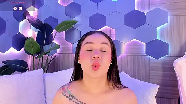 sofiaivanova online show from 02-13-26, 03:39