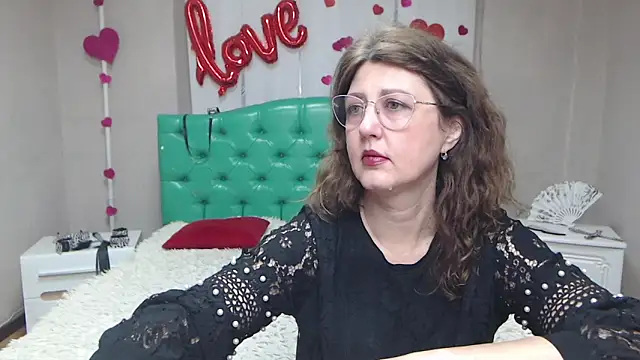 RoseHille online show from 04-18-26, 05:21