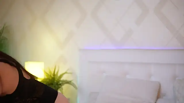 JadeHasy online show from 12-19-25, 08:44