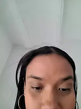 Snapshot of kyliecastell chatting on 11-12-25, 03:27 kyliecastell online show from 11-12-25, 03:27