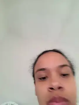 Snapshot of kyliecastell chatting on 11-21-25, 02:27 kyliecastell online show from 11-21-25, 02:27