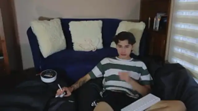 Derekswan online show from 12-18-25, 10:02